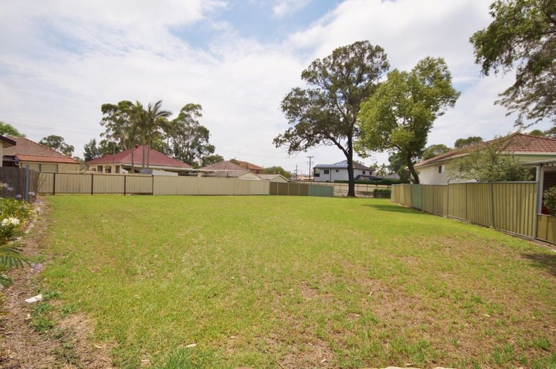 4A Vairys Crescent, Merrylands NSW 2160