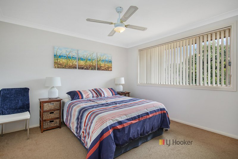 Photo - 4a West Kahala Avenue, Budgewoi NSW 2262 - Image 6