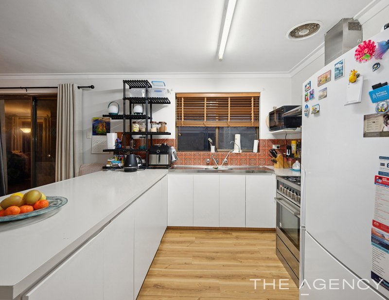Photo - 4B Anglesey Drive, Kardinya WA 6163 - Image 12