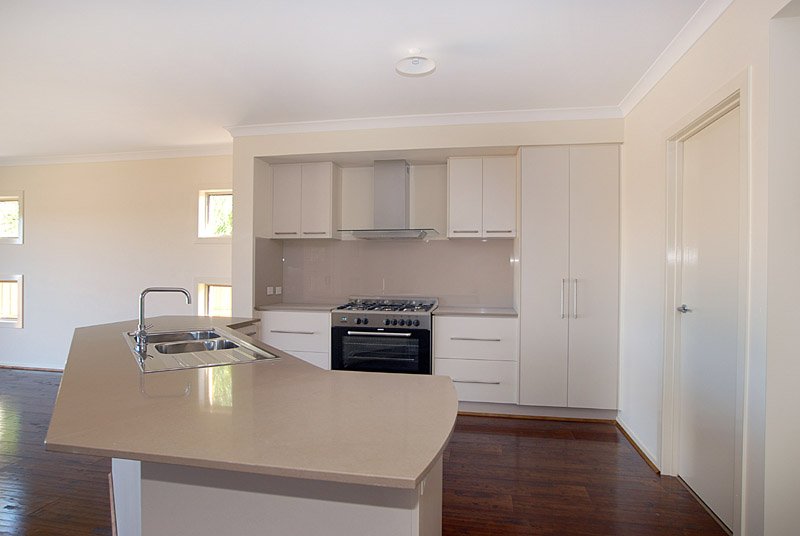 Photo - 4B Hawk Street, Doncaster East VIC 3109 - Image 3