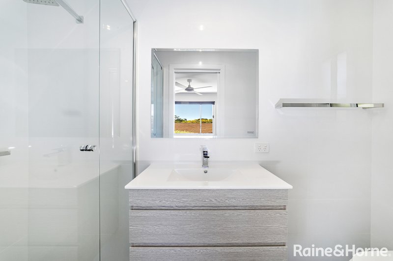 Photo - 4b Heathcote Street, Helensburgh NSW 2508 - Image 7