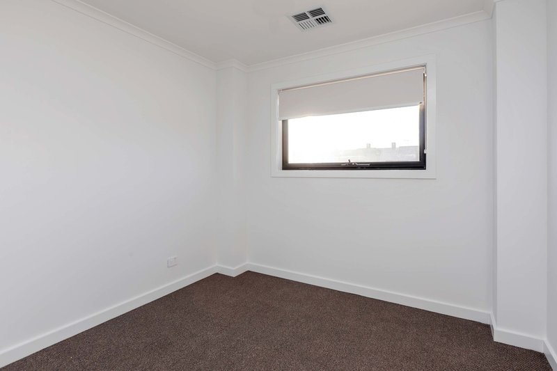 Photo - 4B Hill Smith Boulevard, St Clair SA 5011 - Image 7