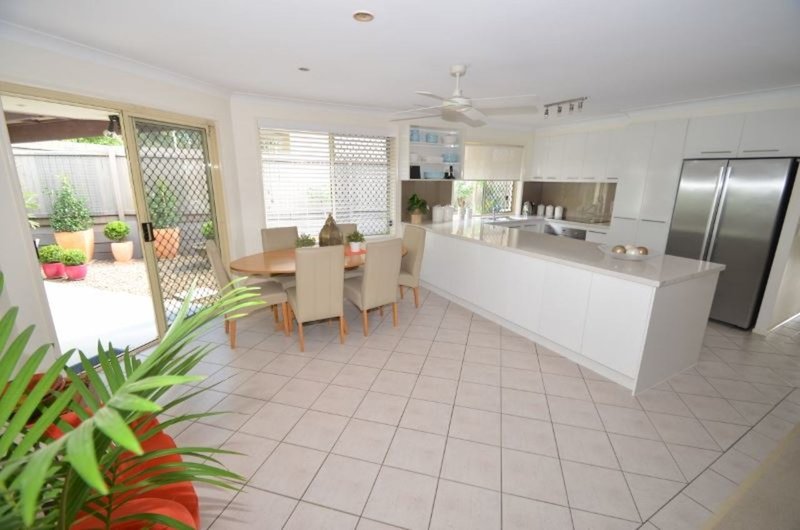 4b Joshua Close, Arundel QLD 4214