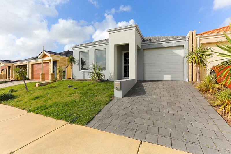 4B Lorimer Street, Clarkson WA 6030