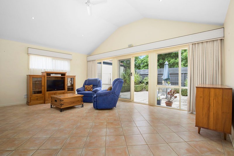 Photo - 4B Shipston Road, Cheltenham VIC 3192 - Image 2