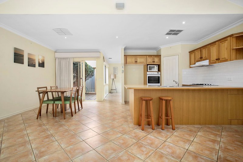 Photo - 4B Shipston Road, Cheltenham VIC 3192 - Image 7