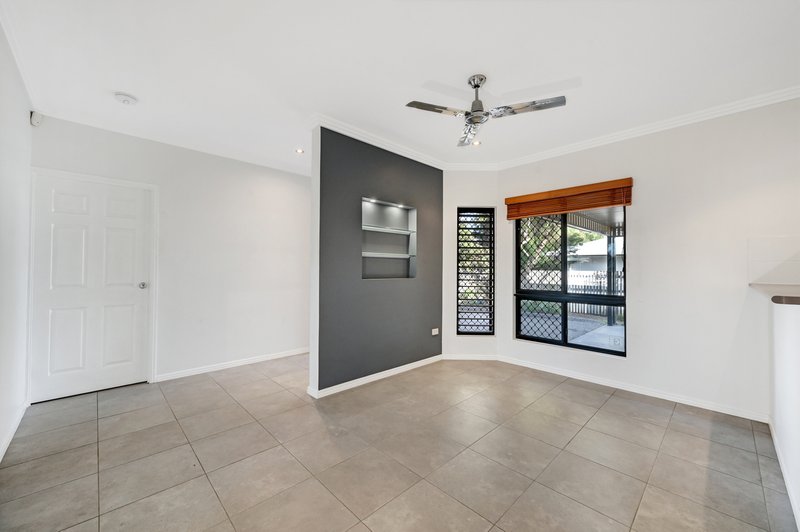 Photo - 4b Spring Street, Hermit Park QLD 4812 - Image 7