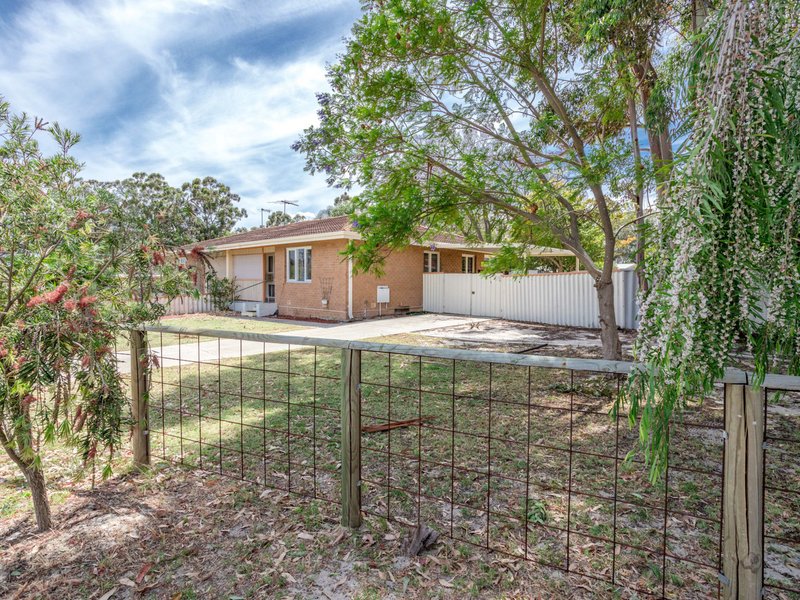 Photo - 4B Vanston Court, Kelmscott WA 6111 - Image 2