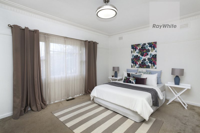 Photo - 4B Waratah Avenue, Tullamarine VIC 3043 - Image 11