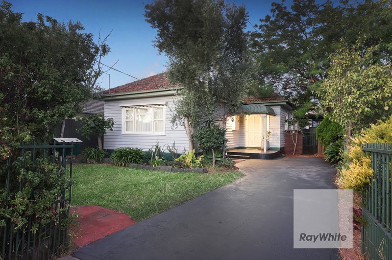 Photo - 4B Waratah Avenue, Tullamarine VIC 3043 - Image 2