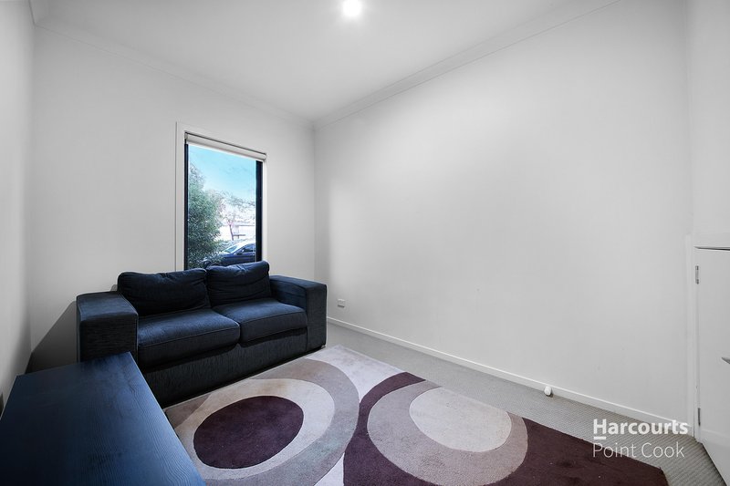 Photo - 4C Hanworth Avenue, Williams Landing VIC 3027 - Image 5