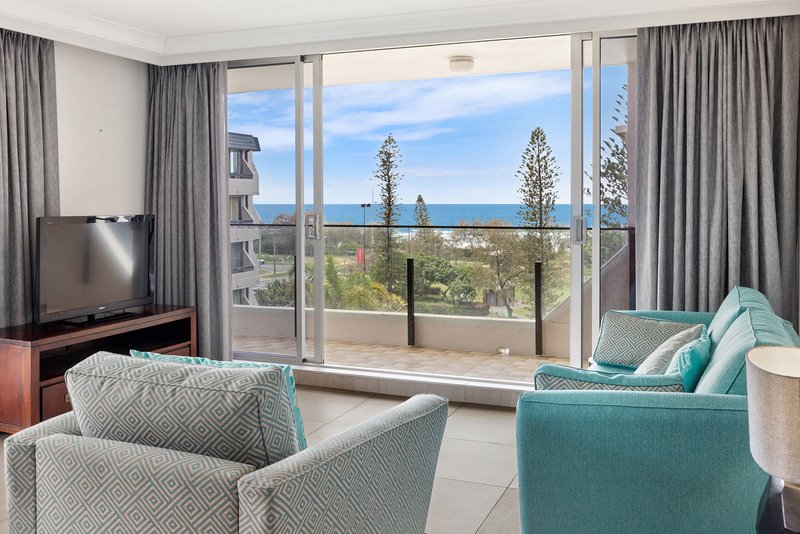 Photo - 4C/1 Albert Avenue, Broadbeach QLD 4218 - Image 2