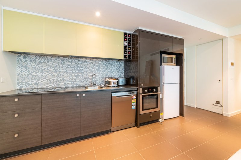 Photo - 4D/8 Waterside Place, Docklands VIC 3008 - Image 2