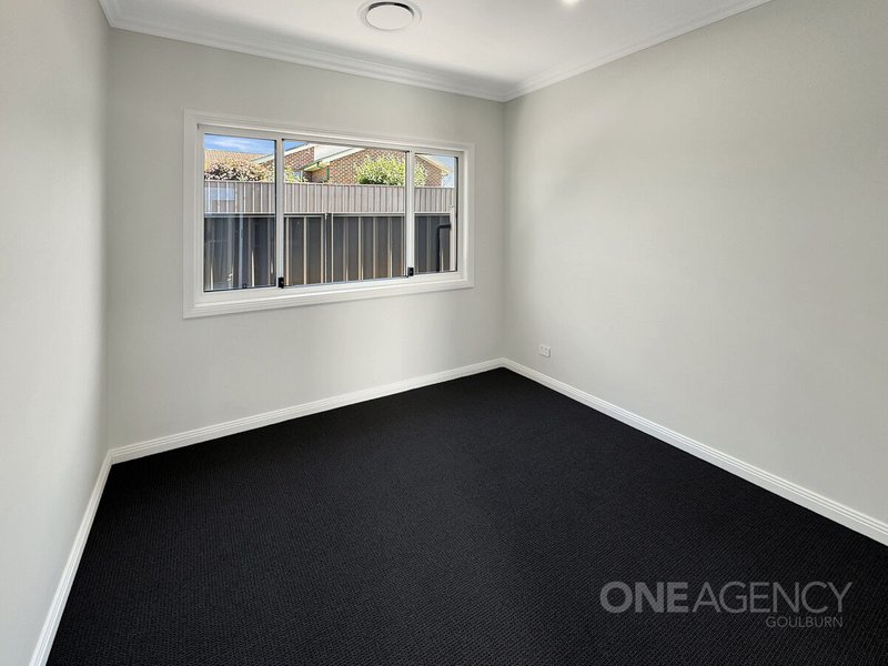 Photo - 4E Crestwood Drive, Goulburn NSW 2580 - Image 9