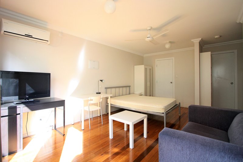 Photo - 4E/12 Gladstone Road, Highgate Hill QLD 4101 - Image 1