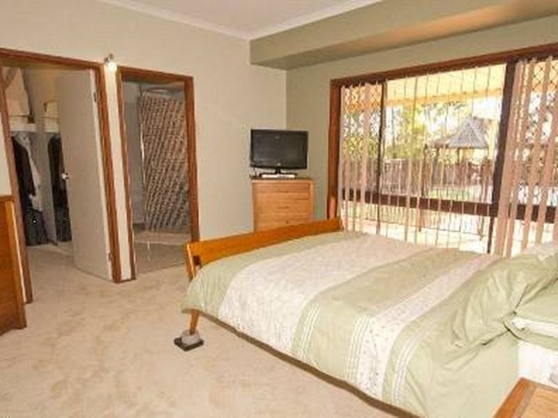 Photo - 5-11 Peregrine Street, Park Ridge QLD 4125 - Image 9