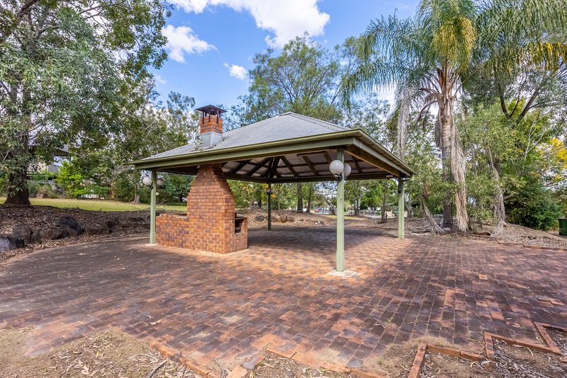 Photo - 5 & 5B Ferrett Street, Sadliers Crossing QLD 4305 - Image 14