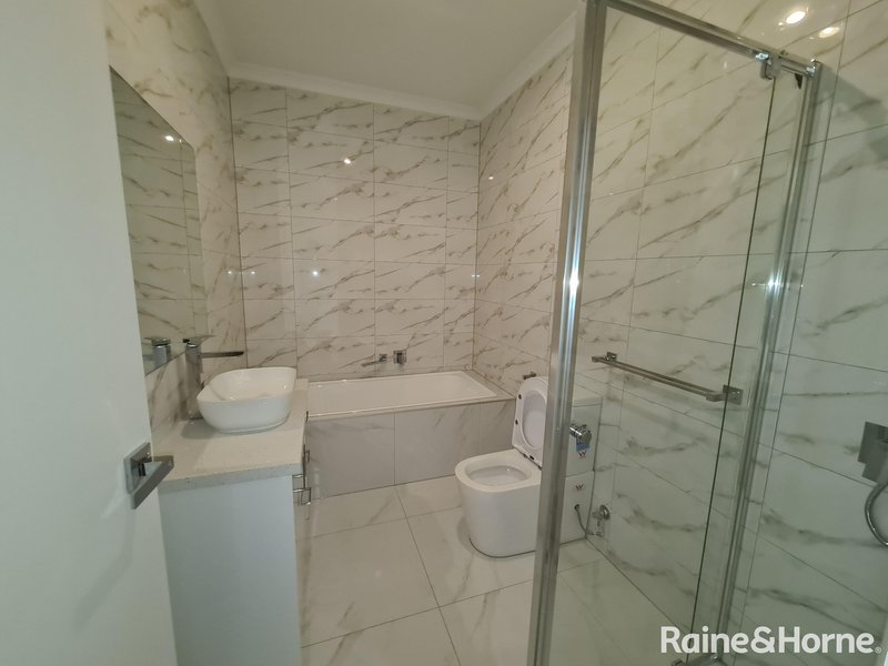 Photo - 5, 6, 7/16-18 Curtin Street, St Albans VIC 3021 - Image 10