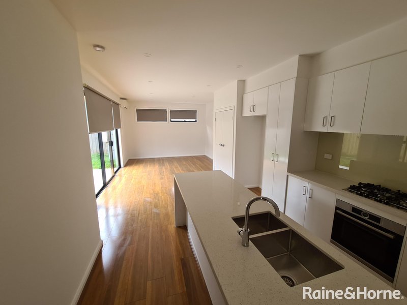 Photo - 5, 6, 7/16-18 Curtin Street, St Albans VIC 3021 - Image 12