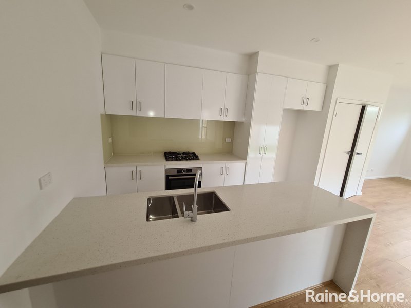 Photo - 5, 6, 7/16-18 Curtin Street, St Albans VIC 3021 - Image 17