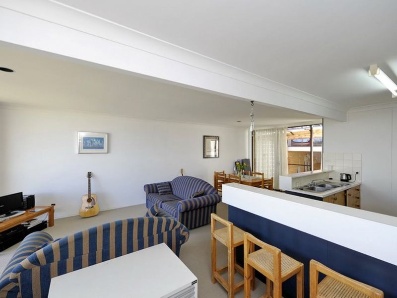 Photo - 5 / 6-8 Tomaree Street, Shoal Bay NSW 2315 - Image 4