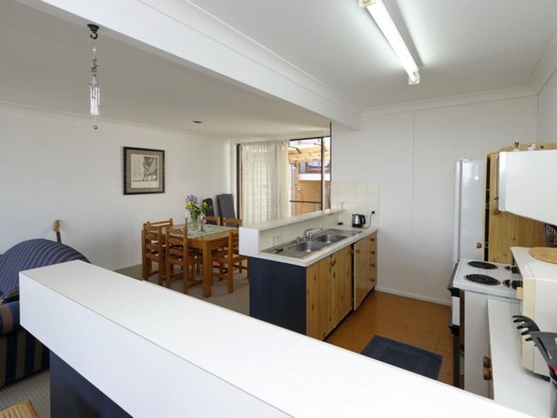 Photo - 5 / 6-8 Tomaree Street, Shoal Bay NSW 2315 - Image 7