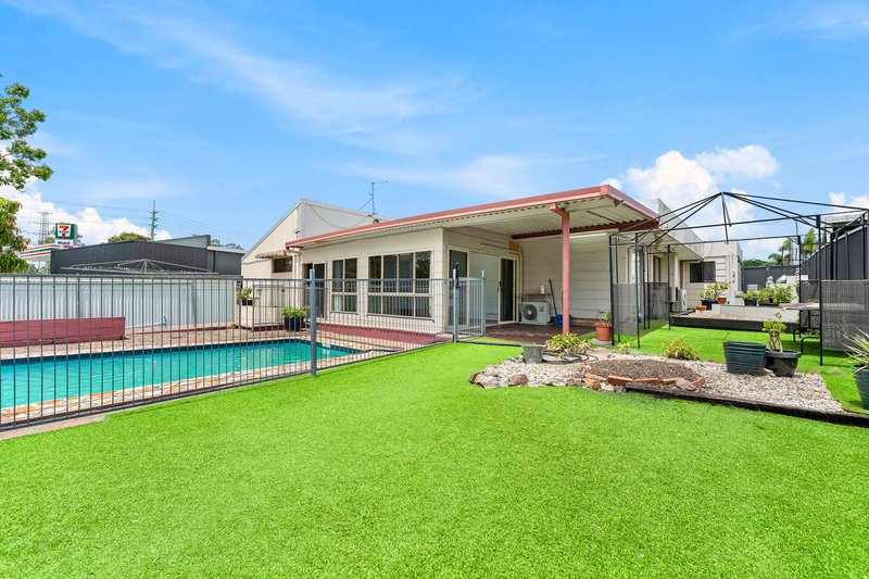 Photo - 5, 7, 9, 11 & 13 Rochester Drive, Mount Warren Park QLD 4207 - Image 8