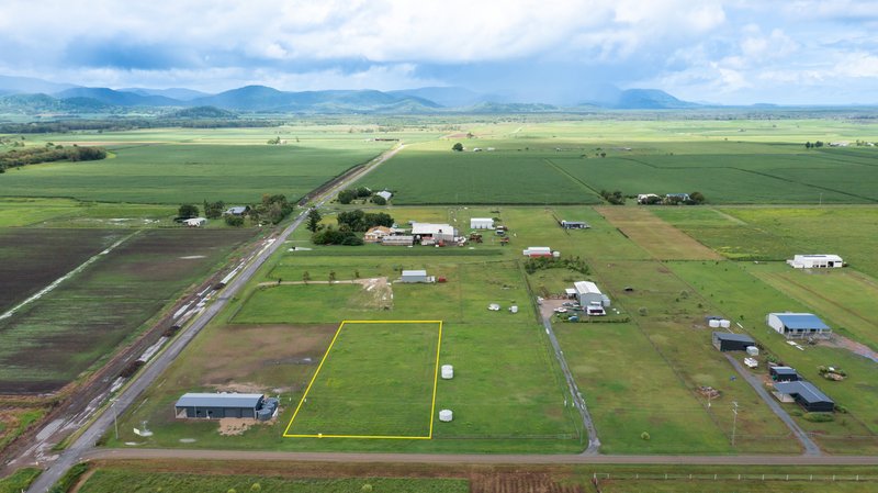 Photo - 5-7 Morrison Road, Glen Isla QLD 4800 - Image 2