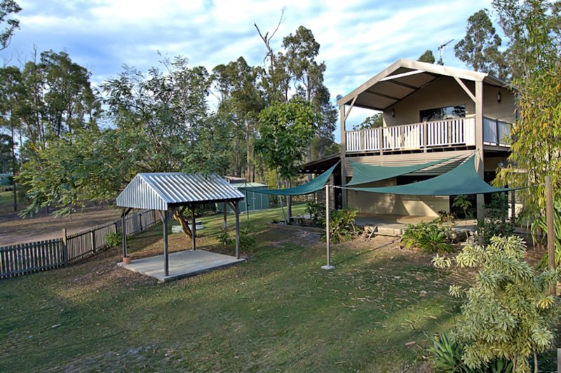 Photo - 5-7 Rosslyn Dve , Burrum Heads QLD 4659 - Image 2