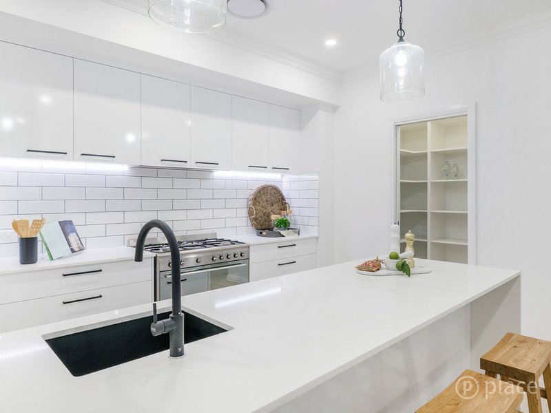 Photo - 5 & 7 Walter Avenue, East Brisbane QLD 4169 - Image 7