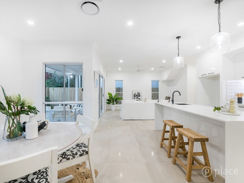 Photo - 5 & 7 Walter Avenue, East Brisbane QLD 4169 - Image 9