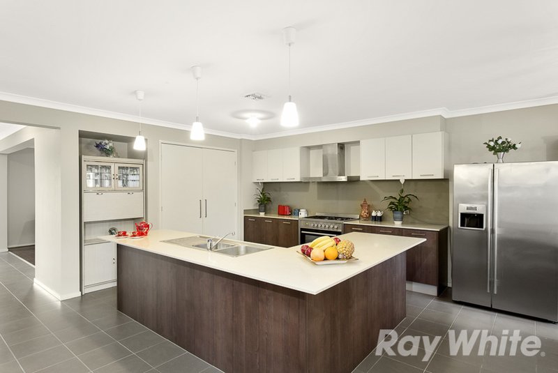 Photo - 5 Abbeydale Court, Mulgrave VIC 3170 - Image 2