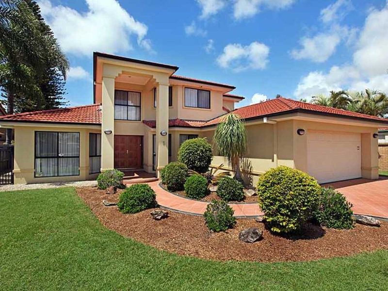 Photo - 5 Aberdeen Ave , Benowa QLD 4217 - Image 3