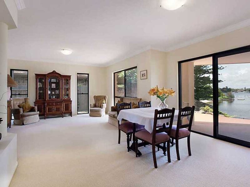 Photo - 5 Aberdeen Ave , Benowa QLD 4217 - Image 5