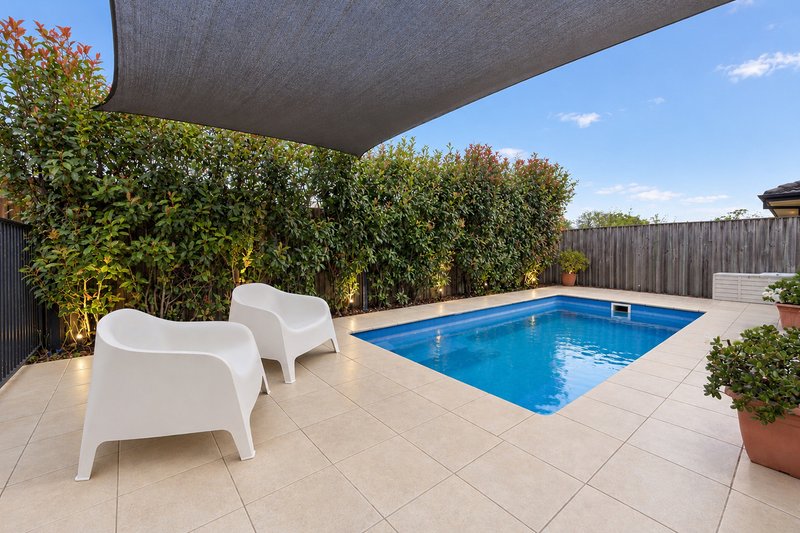 Photo - 5 Acacia Crescent, Kallangur QLD 4503 - Image 2