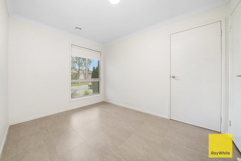 Photo - 5 Adina Street, Tarneit VIC 3029 - Image 3