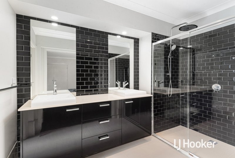 Photo - 5 Agland Avenue, Marsden Park NSW 2765 - Image 9