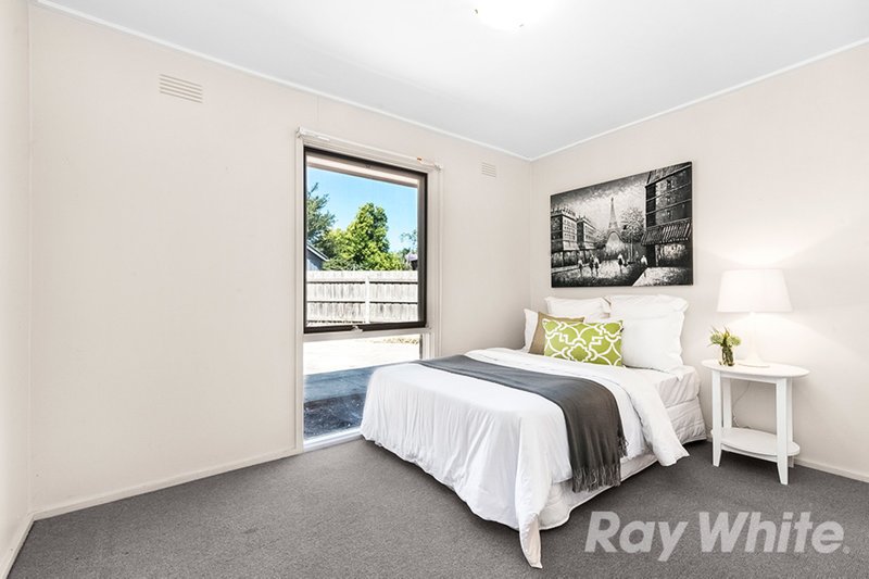 Photo - 5 Agnes Court, Glen Waverley VIC 3150 - Image 6