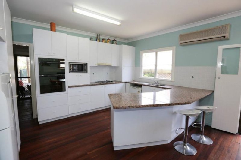 Photo - 5 Ailsa Street, West Gladstone QLD 4680 - Image 3