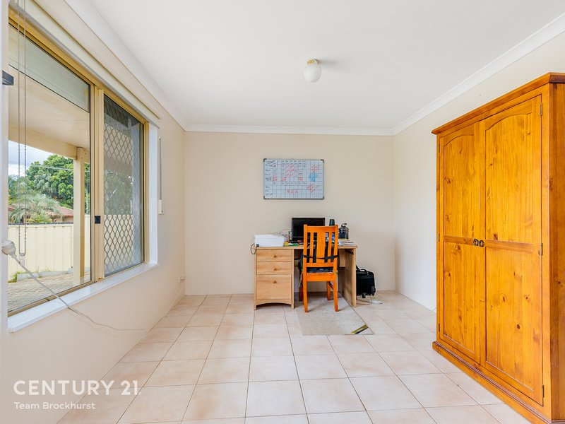 Photo - 5 Ainstey Close, Seville Grove WA 6112 - Image 6