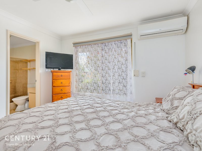 Photo - 5 Ainstey Close, Seville Grove WA 6112 - Image 16