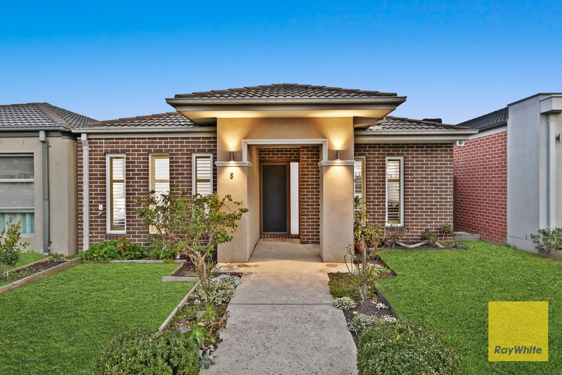 5 Ajuga Lane, Cranbourne North VIC 3977