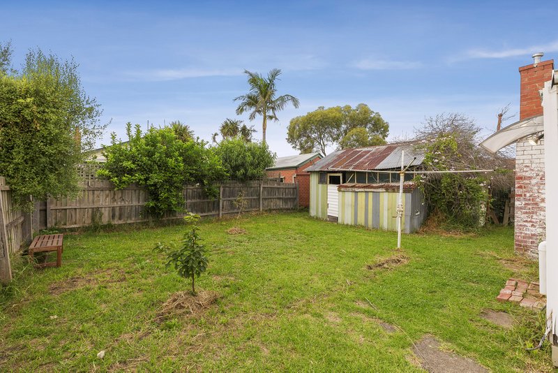 Photo - 5 Akeroa Avenue, Brunswick East VIC 3057 - Image 9