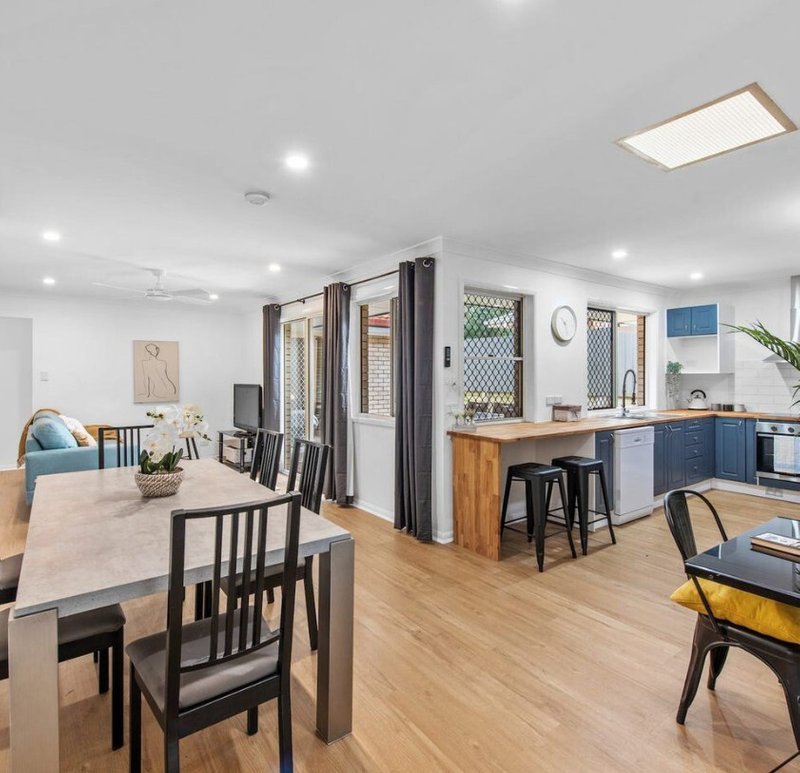 Photo - 5 Akuna Way, Mango Hill QLD 4509 - Image 3