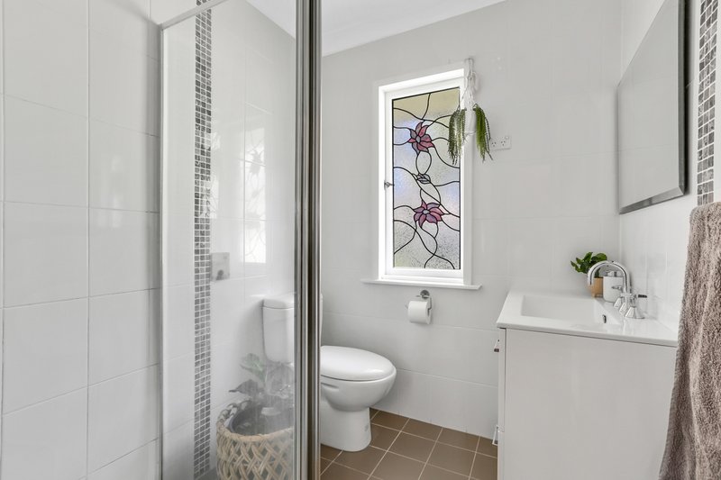 Photo - 5 Alcoomie Crescent, Koonawarra NSW 2530 - Image 5