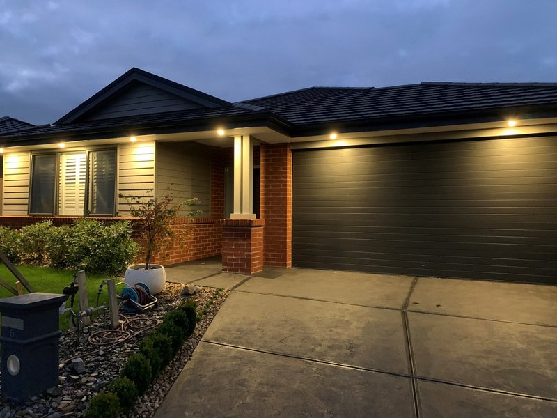 5 Alderstone Rise, Cranbourne East VIC 3977