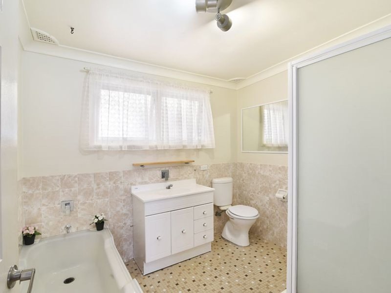 Photo - 5 Alewa Avenue, Budgewoi NSW 2262 - Image 4