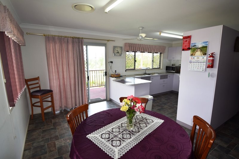 Photo - 5 Alexandra Street, Toogoolawah QLD 4313 - Image 9