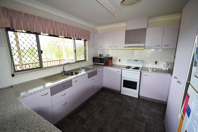 Photo - 5 Alexandra Street, Toogoolawah QLD 4313 - Image 10