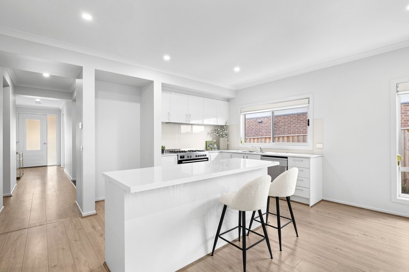 Photo - 5 Amber Rise, Kyneton VIC 3444 - Image 6